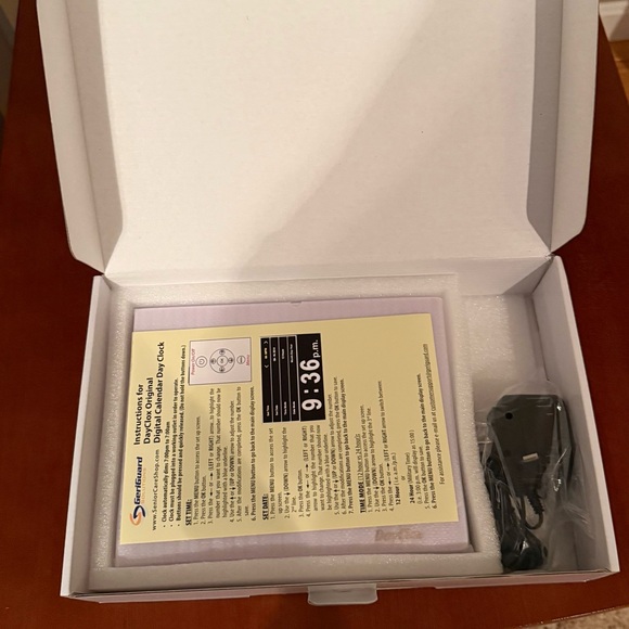 DayClox Digital Calendar Clock - Picture 4 of 7